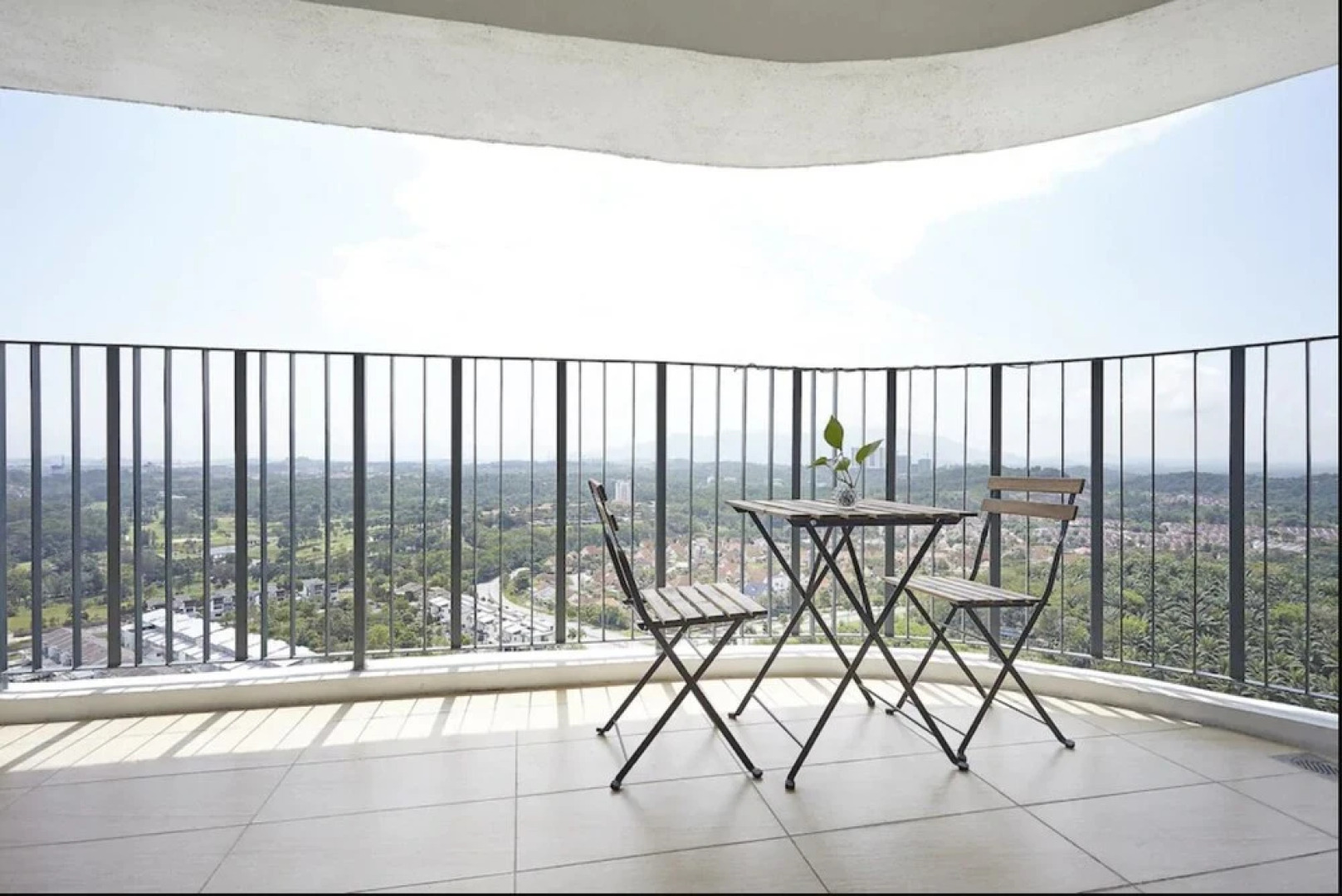 Sky Bungalow Green Beverly Hills