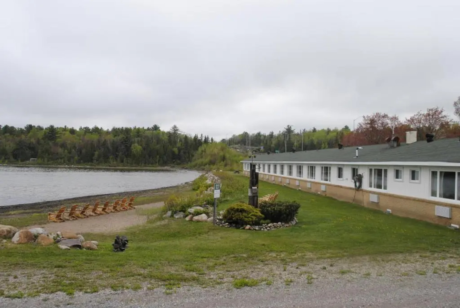 Carolyn Beach Inn & Restaurant