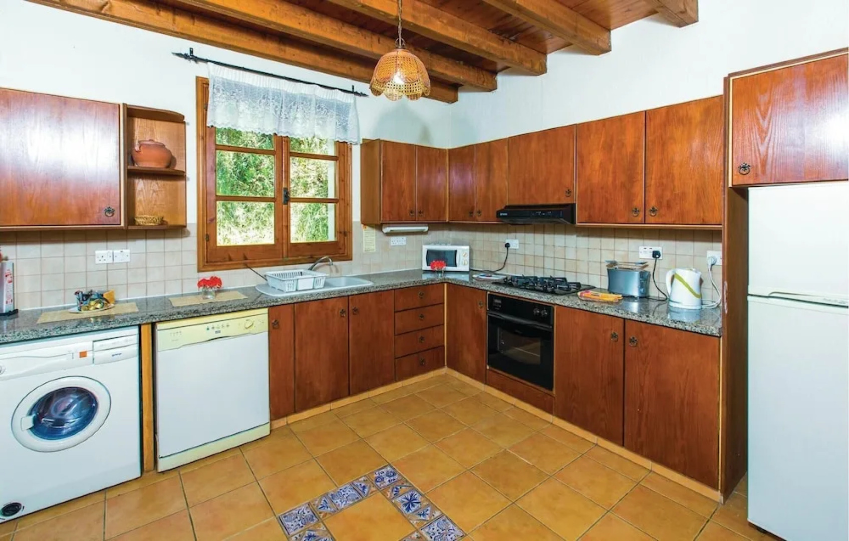 Beautiful Home in Miliou Paphos With 3 Bedrooms, Outdoor Swimming Pool and Swimming Pool