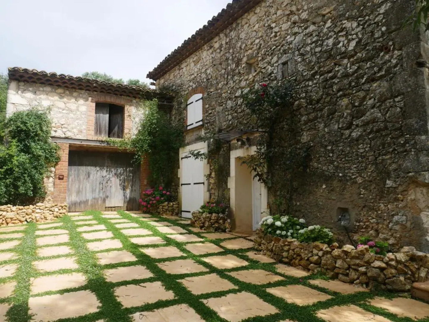 La Chambre de Seraphin (Adults Only)