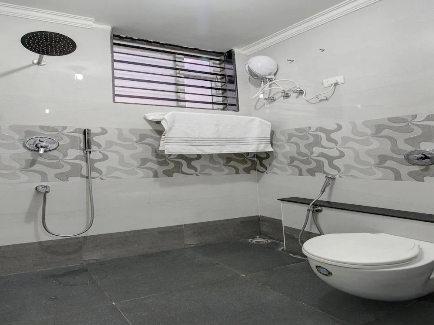 OYO 28223 Sri Sharu Enclave