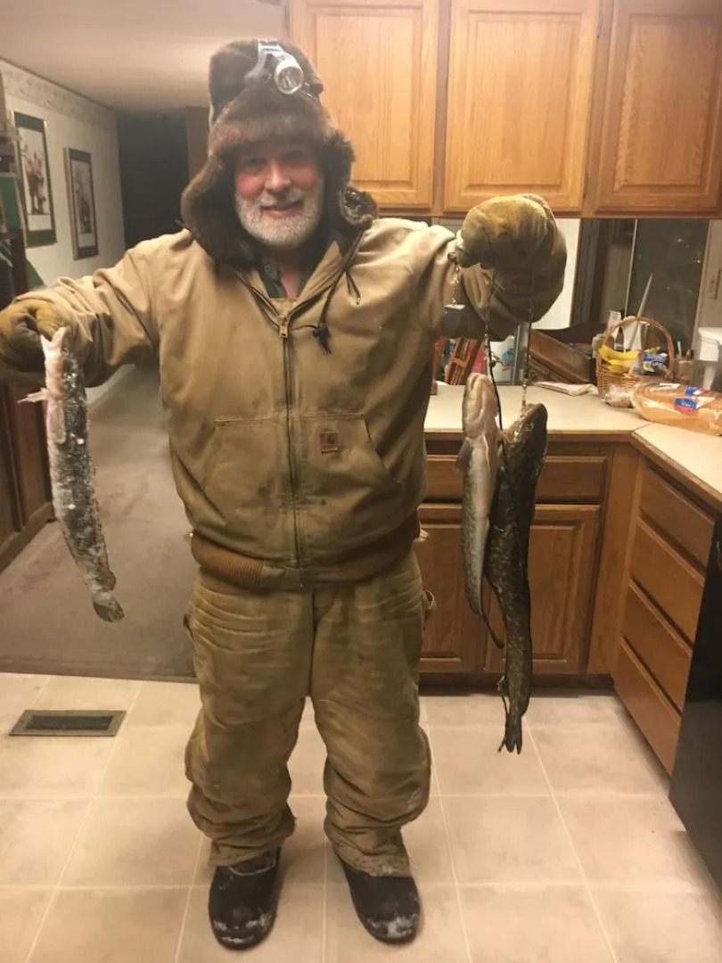 Alaska log cabins on the pond B & B