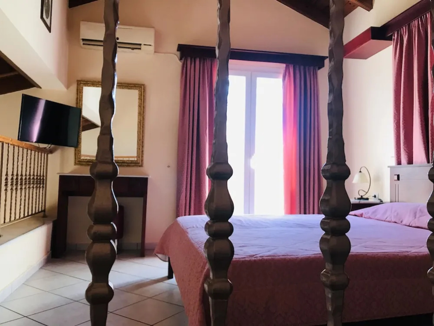 Room in Apartment - L'eremo Luxury Messonete