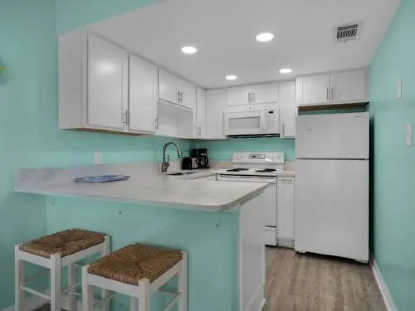 Summer Breeze Condominium 211