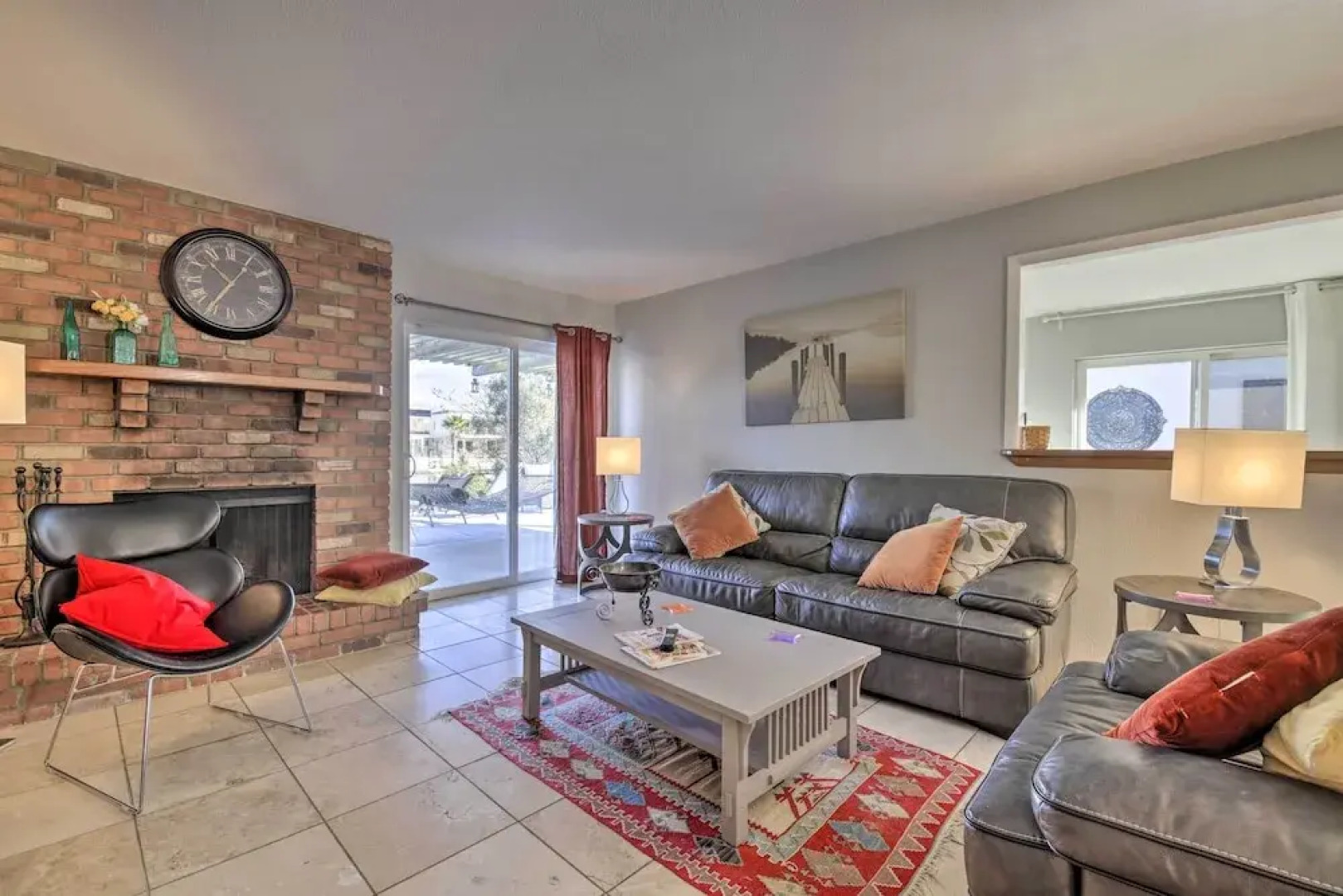 Sun Deck, Hot Tub & Kayak: Lakefront Tempe House