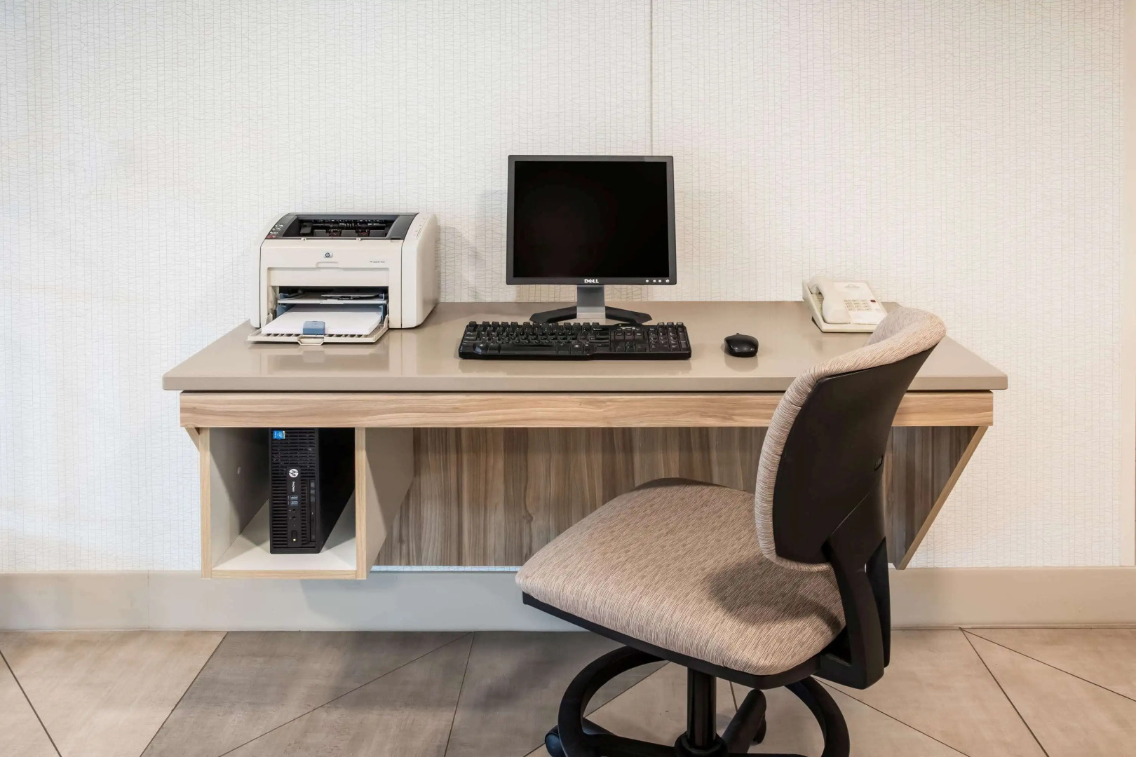 Days Inn & Suites by Wyndham Duluth by the Mall