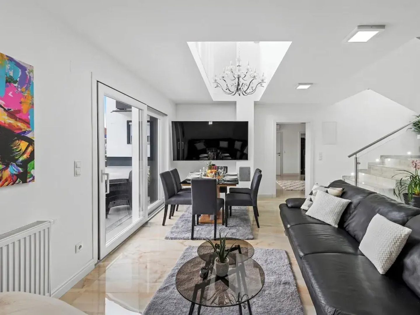 SKY9 Apartments - Homes & Villas