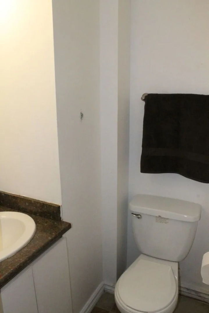 Adib Apartments - 840 Woodroffe Ave, Unit 2