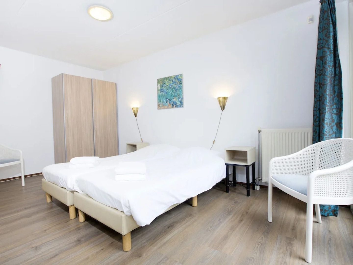 Restyled Holiday Home with 2 Bathrooms near Beach