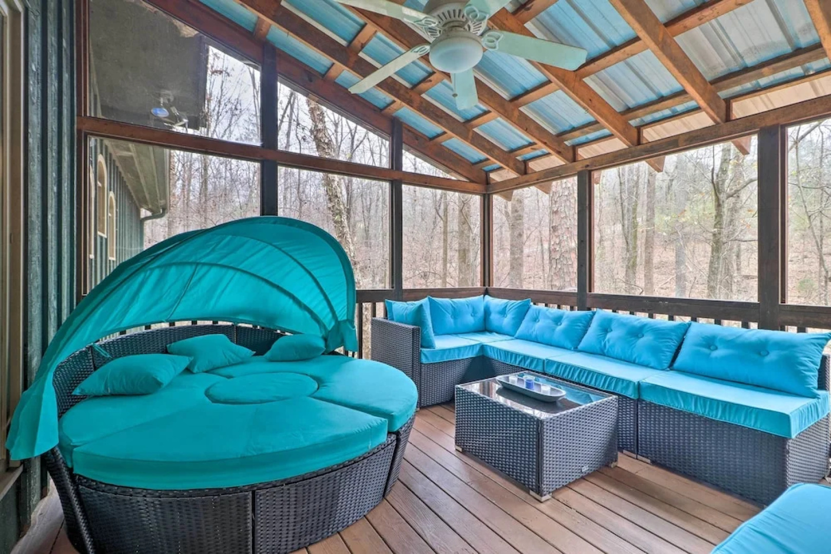 Cozy Conyers Cabin w/ Fireplace & Pool Table!