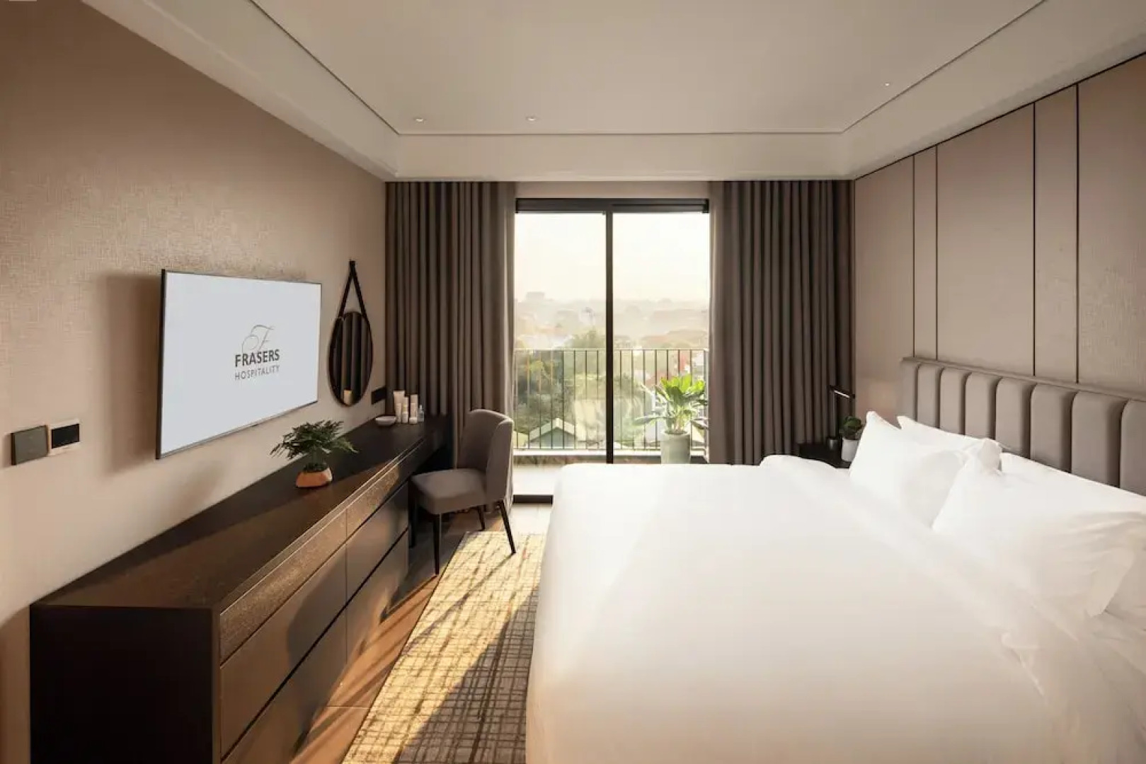 Modena by Fraser Vĩnh Yên