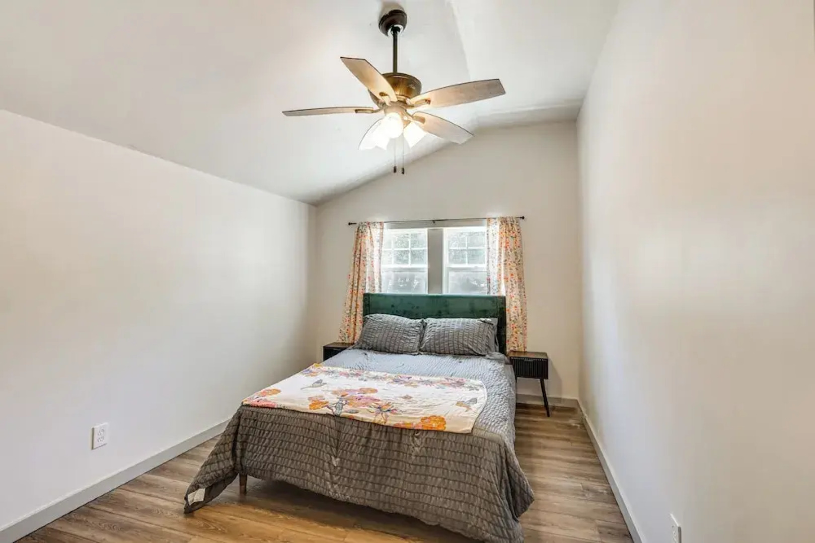 Steps to Water: Lake of the Ozarks Getaway