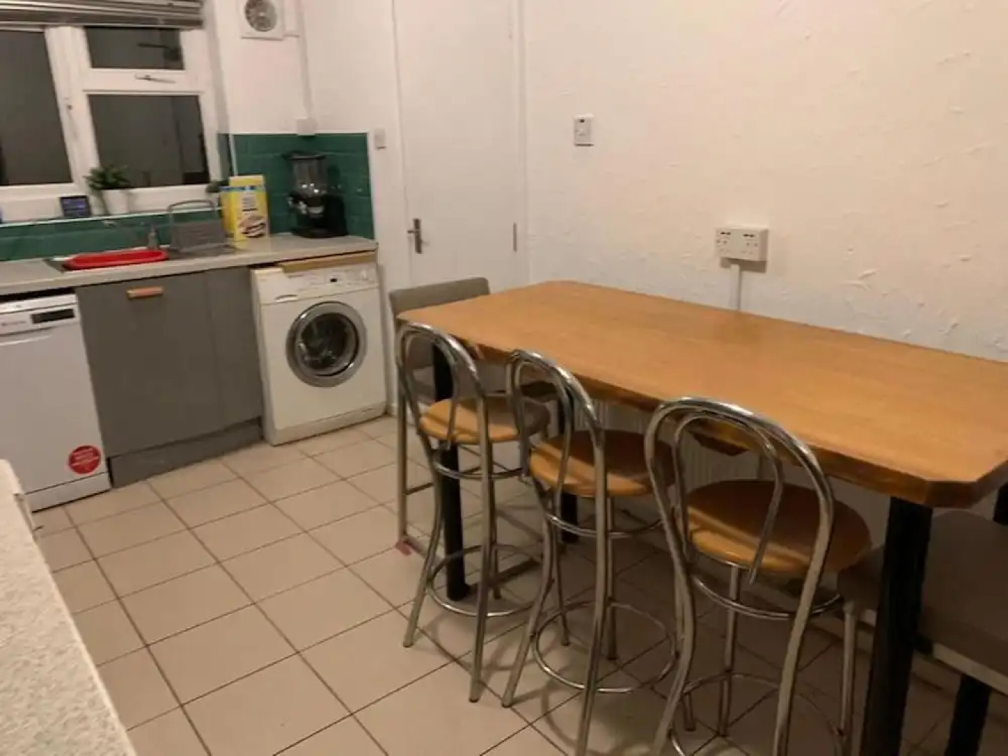 New Cross Mews 4 Bedroom 2 Bathrooms Fast Wifi Parking Sleeps up to 12