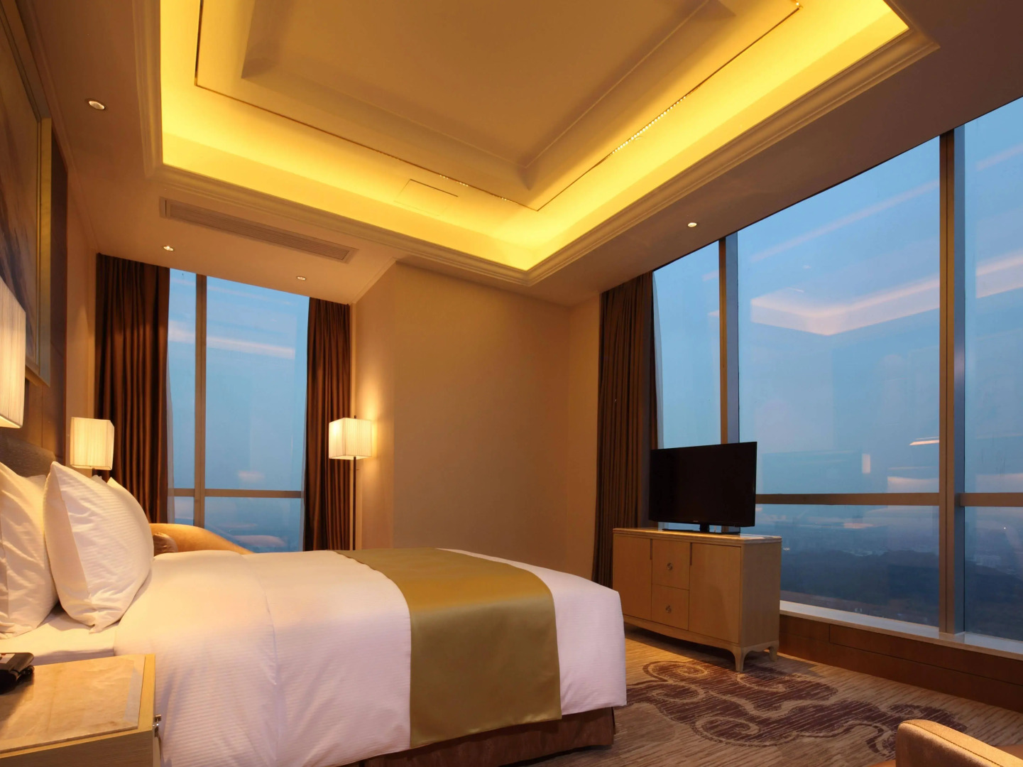 DoubleTree by Hilton Guangzhou-Free Shuttle Bus to Canton Fair Complex & Overseas Buyer Registration Services during Canton Fair Period