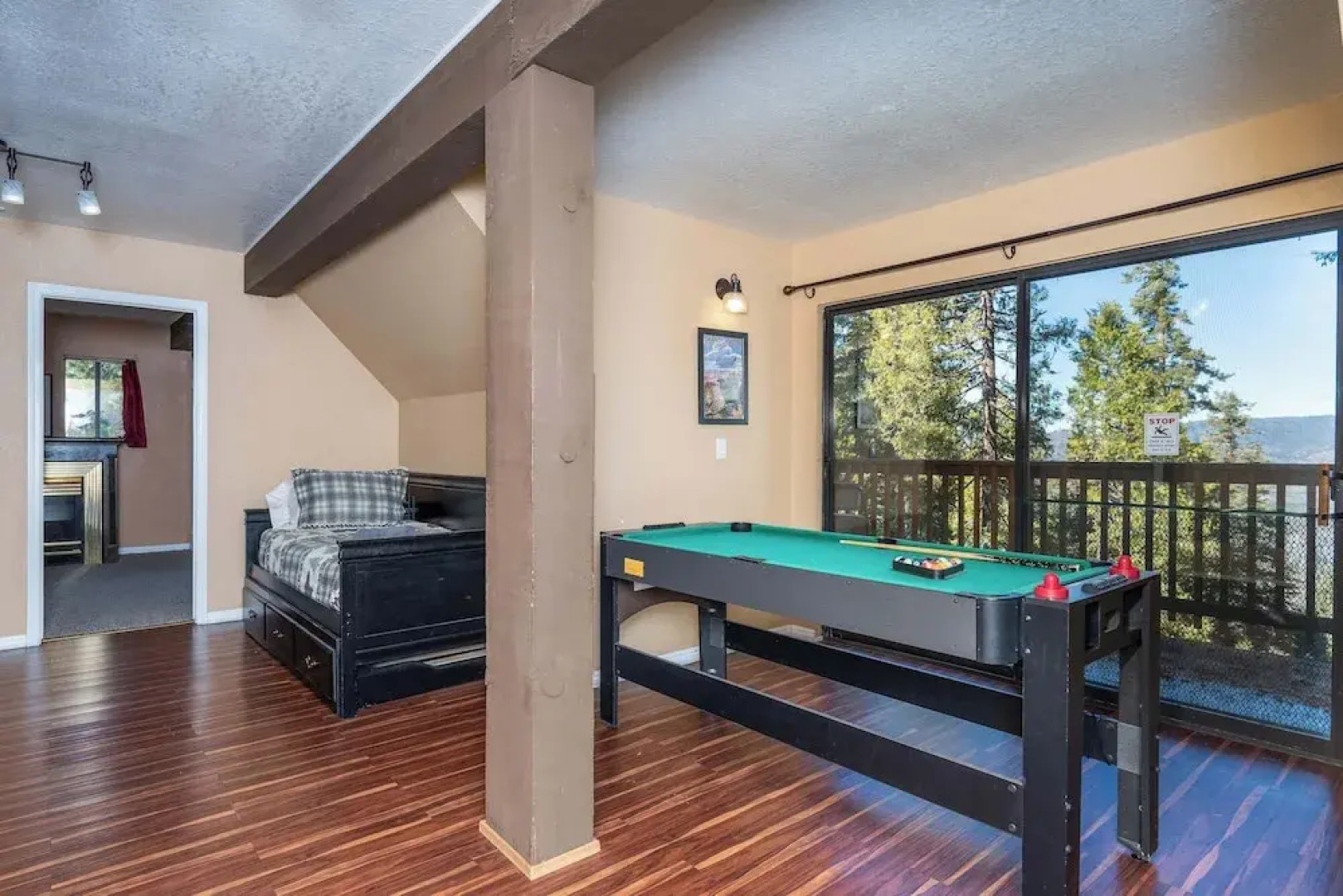 Yosemite Aviary and Quail Within Yosemite - 2 Separate Units, Up To 14 Guests!