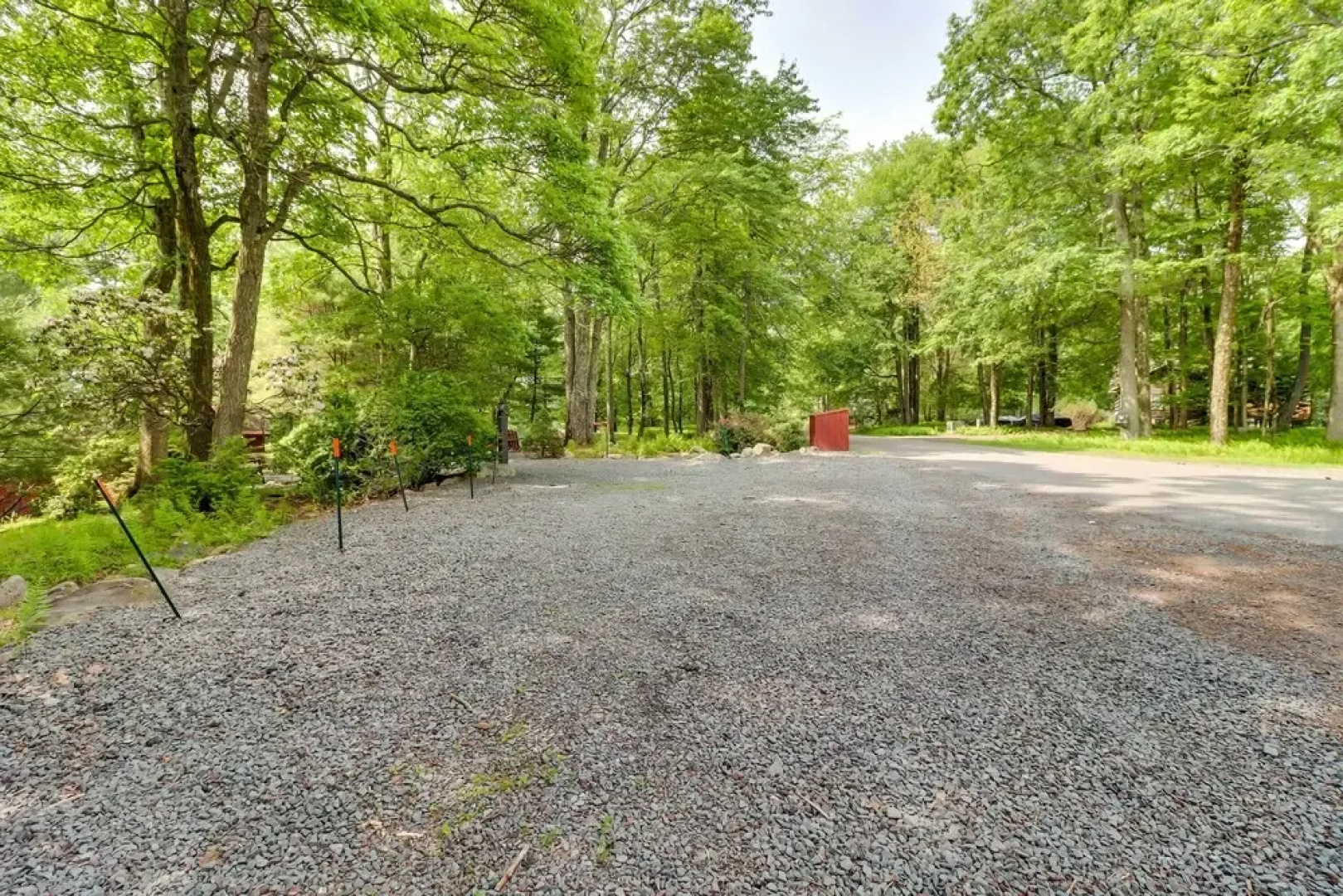 Outdoor Theater, Deck & Fire Pit: Poconos Retreat