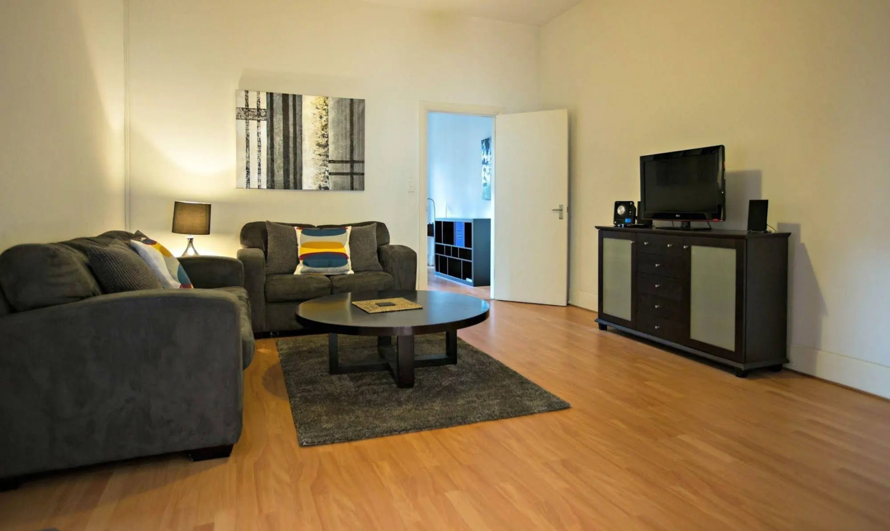 Specialty Accommodation – Adelaide Dress Circle Apartments