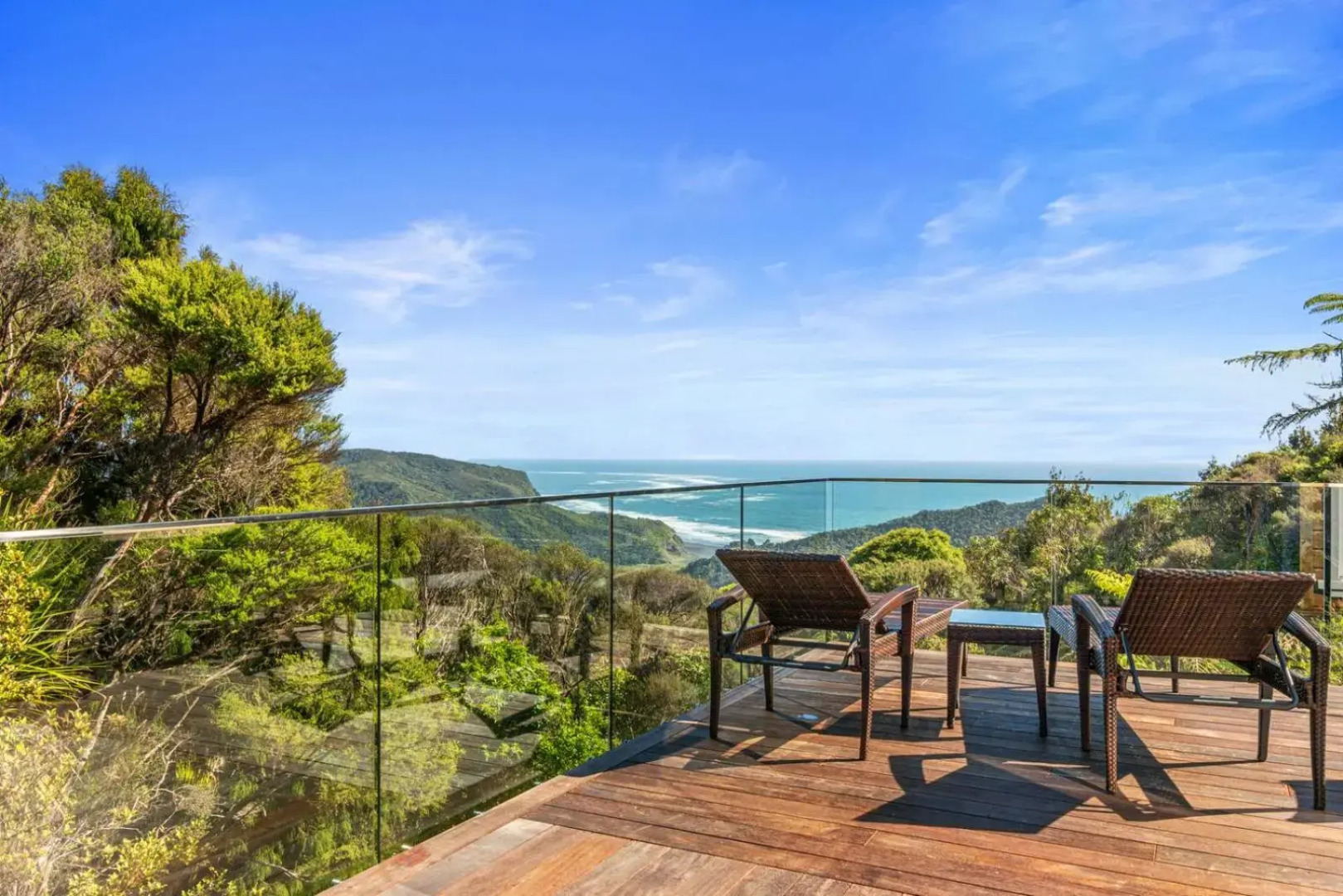 Piha - City Escape, Piha Holiday Home