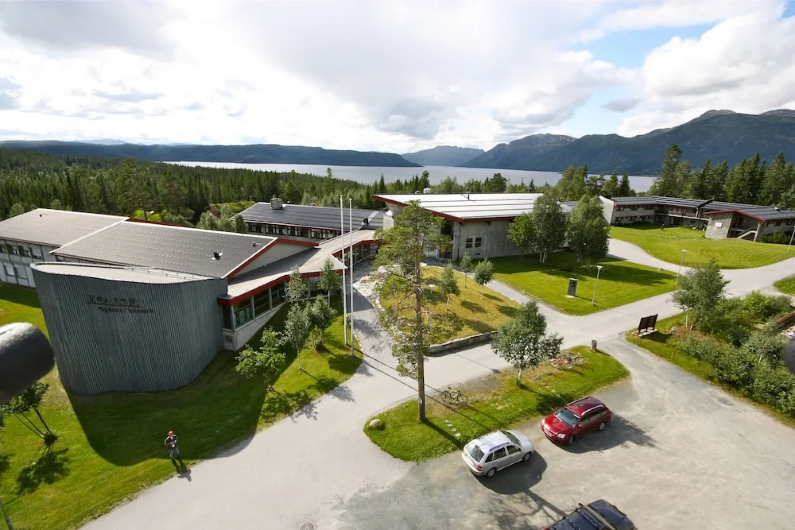 Raulandsakademiet og Vandrerhjem