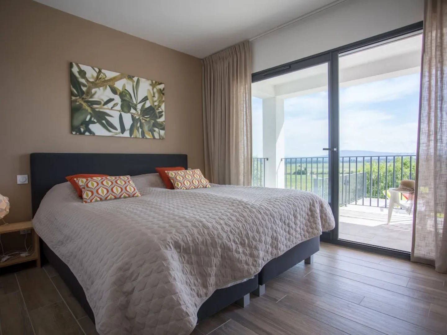 Modern Villa in Azille with Private Pool and Jacuzzi