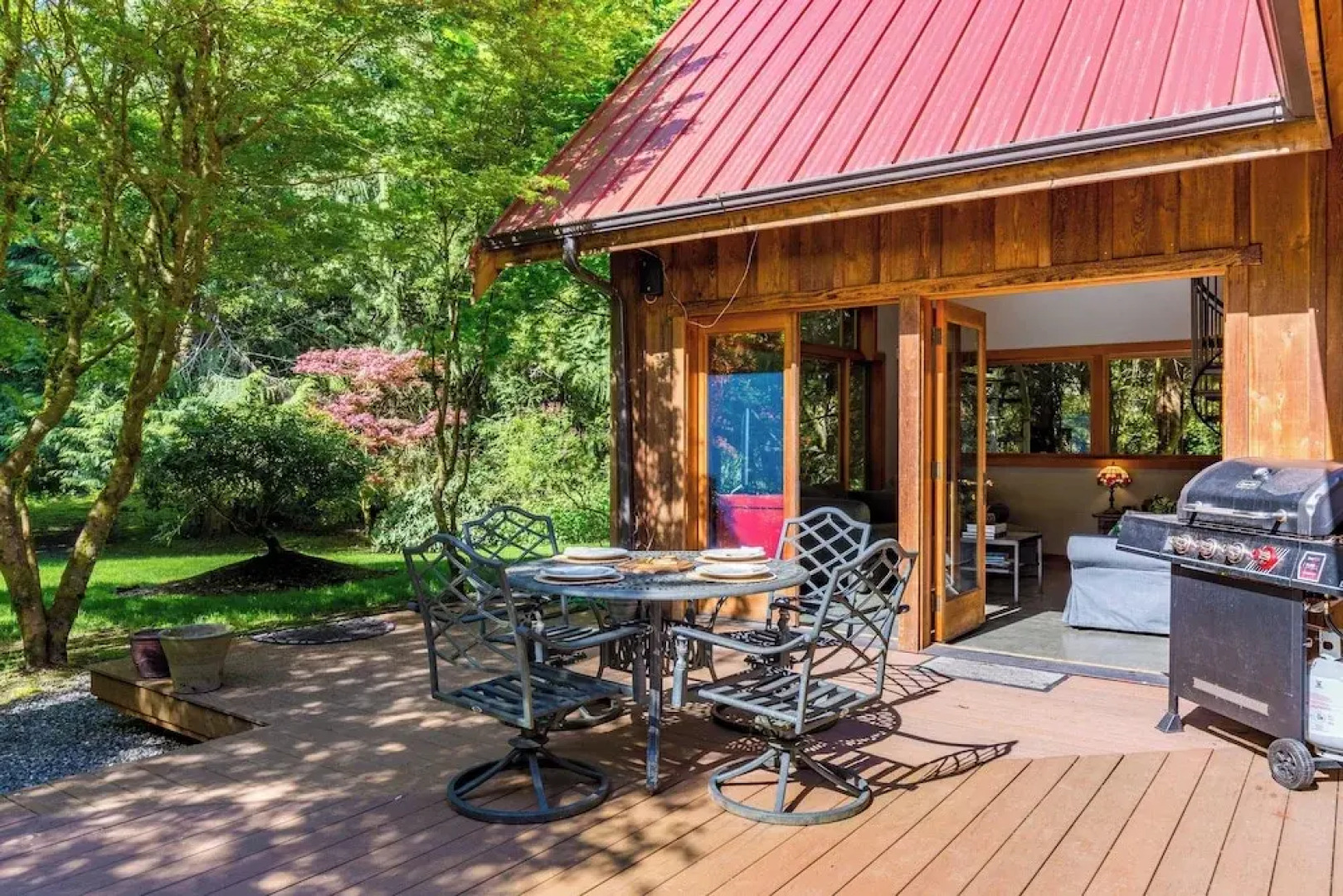 Rhythm Waters by Avantstay Garden Paradise, Pond