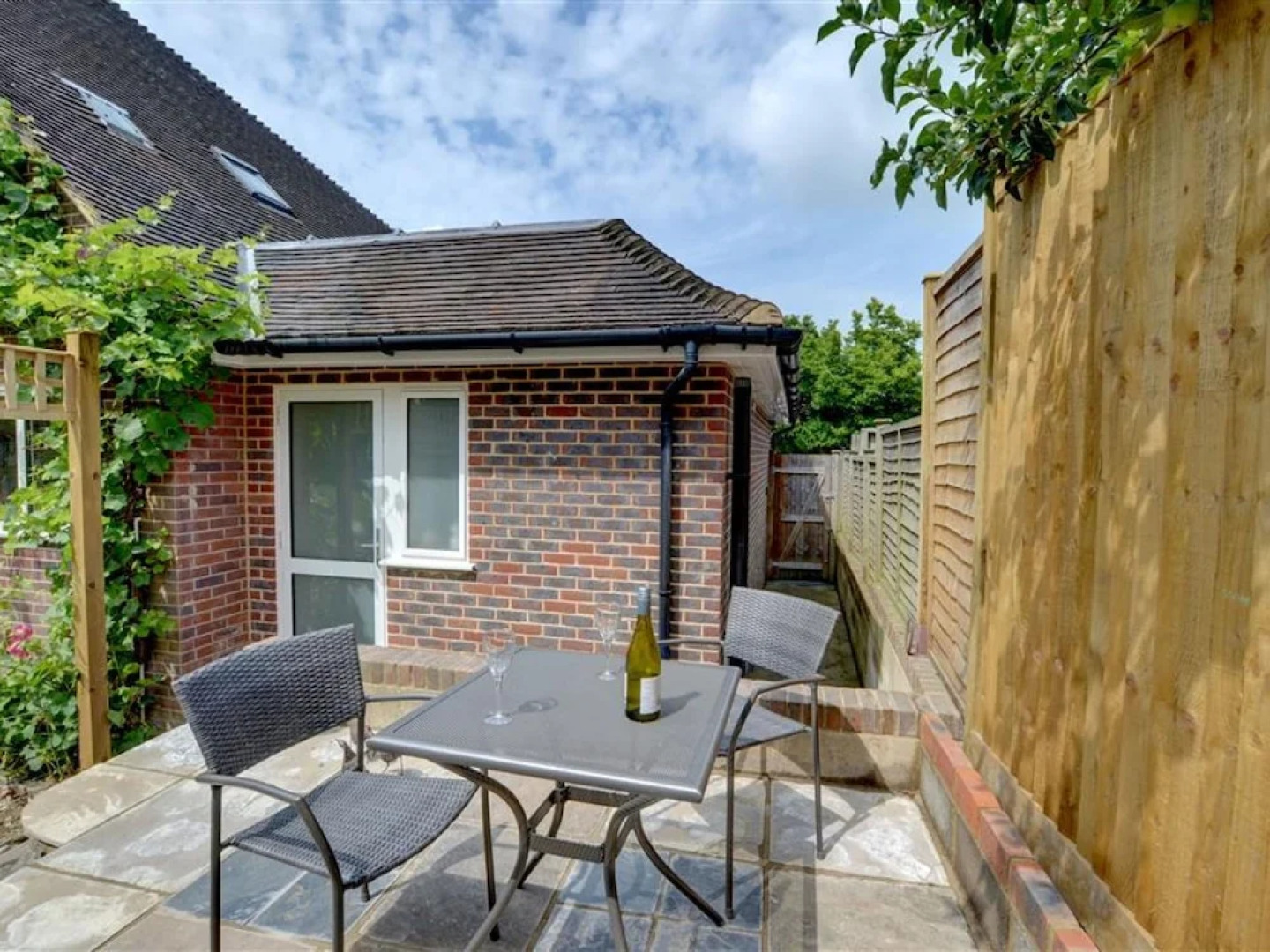 Peaceful Apartment in Tunbridge Wells for Couples With Garden