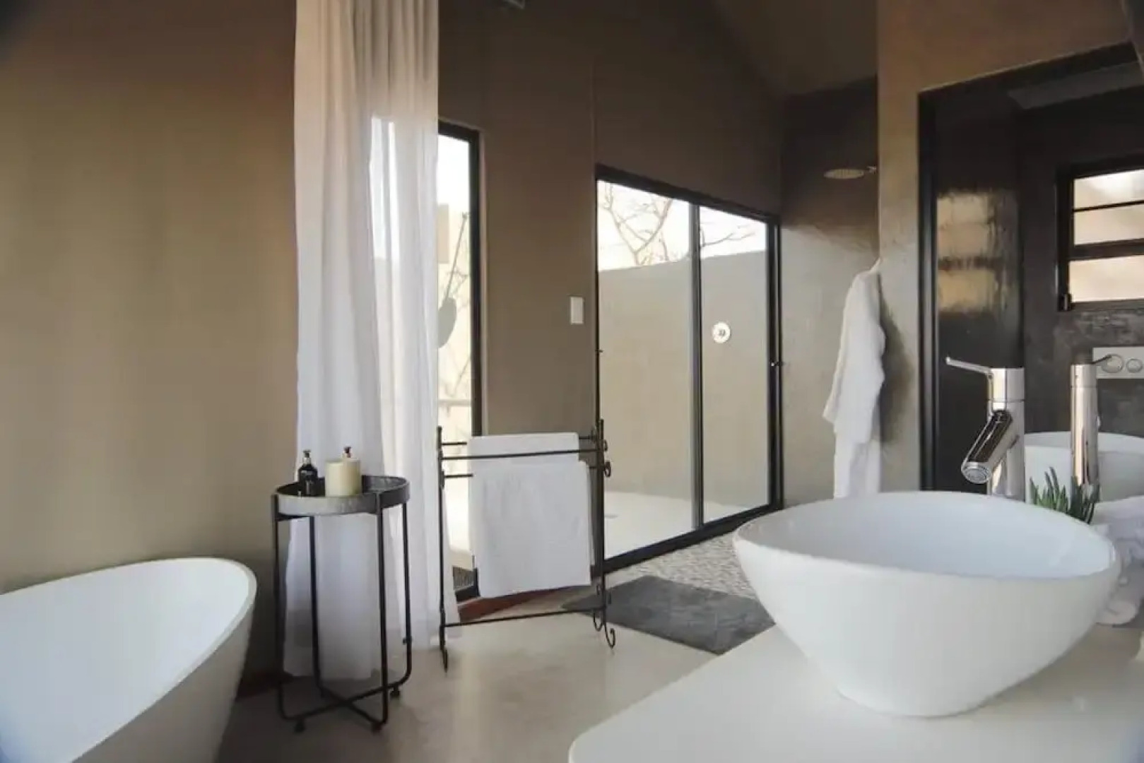 Kifaru Luxury Lodge & Bush Camp