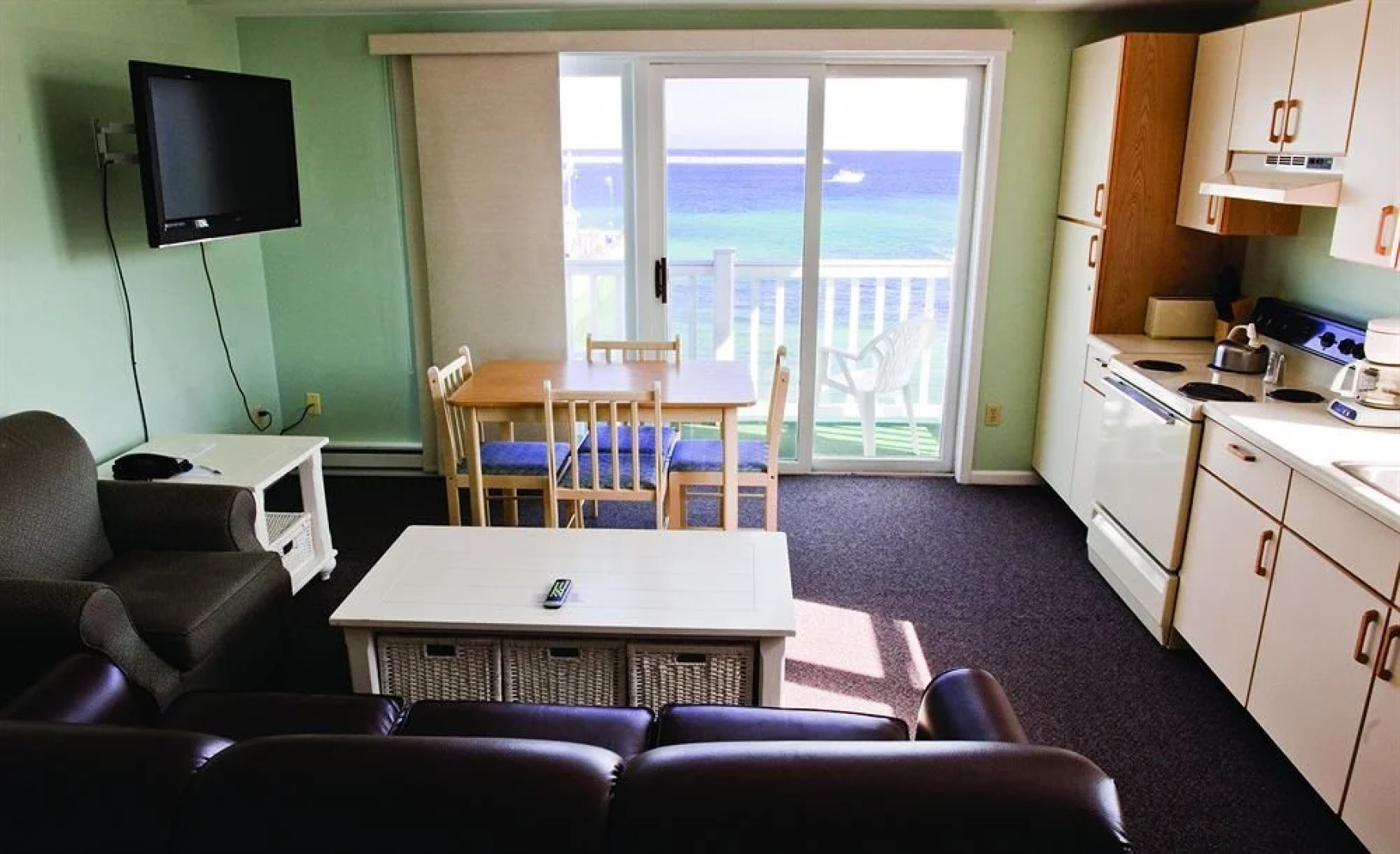 Harbor Place Studio Suites