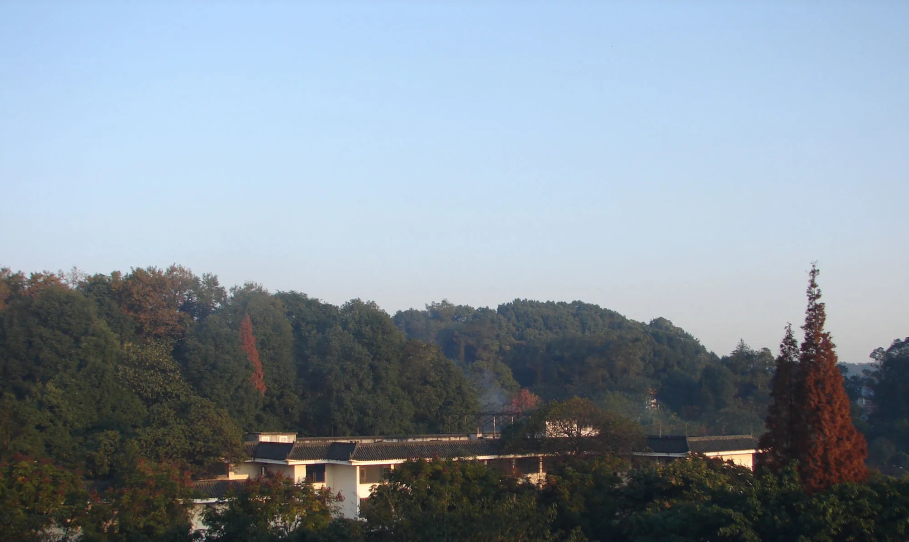 Mount Emei Happy Hotel