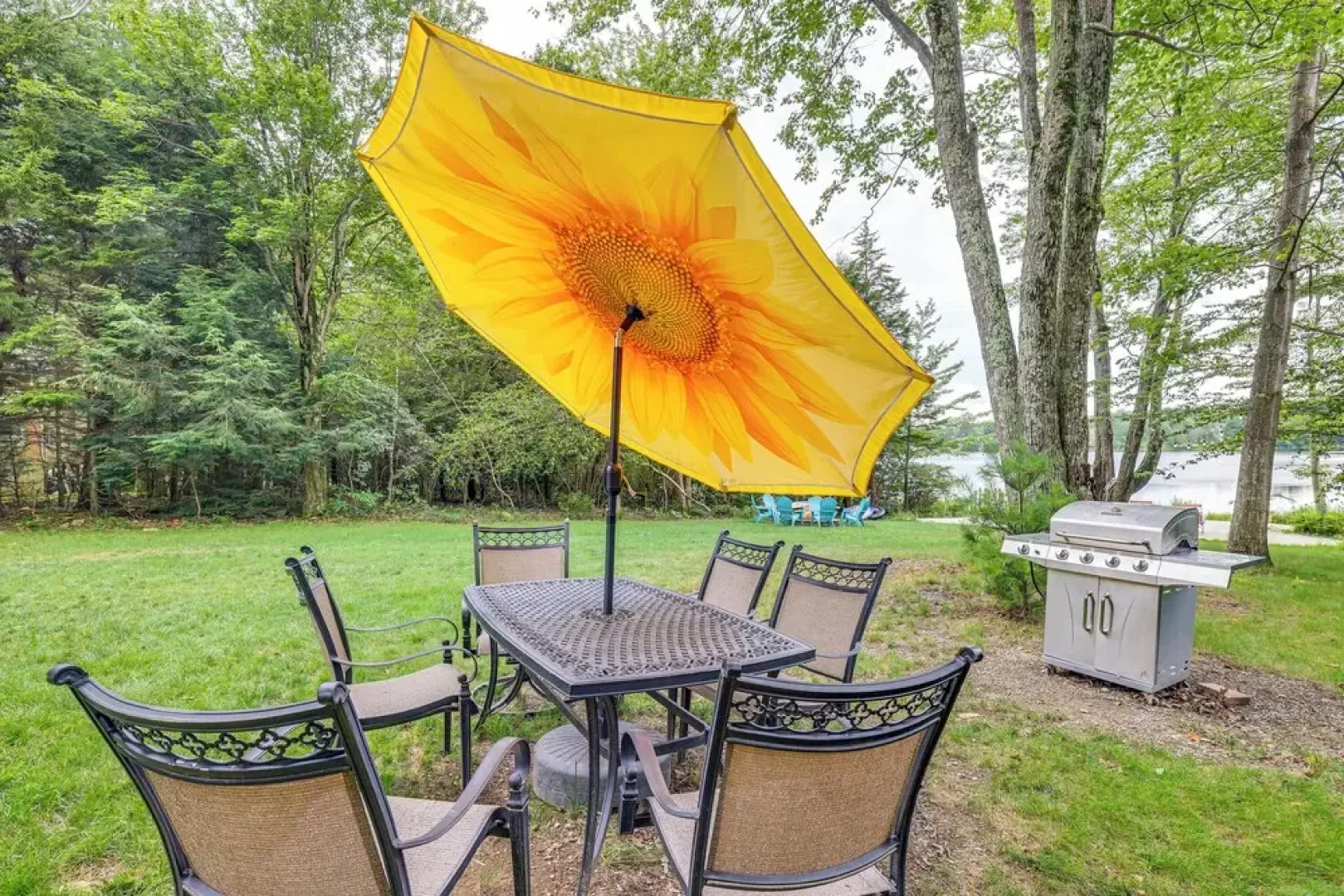 Luxe Lake House w/ Private Beach in Pocono Summit