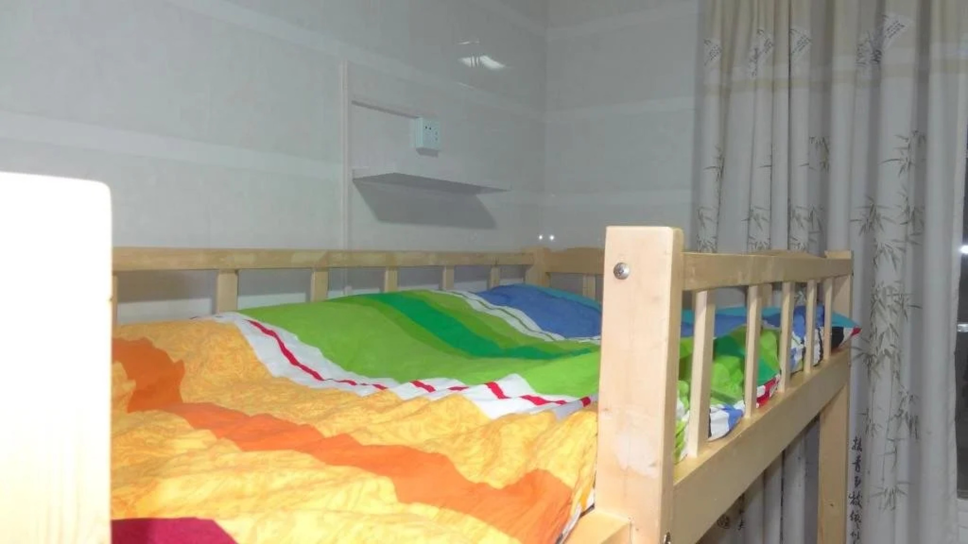 In the Spring International Youth Hostel