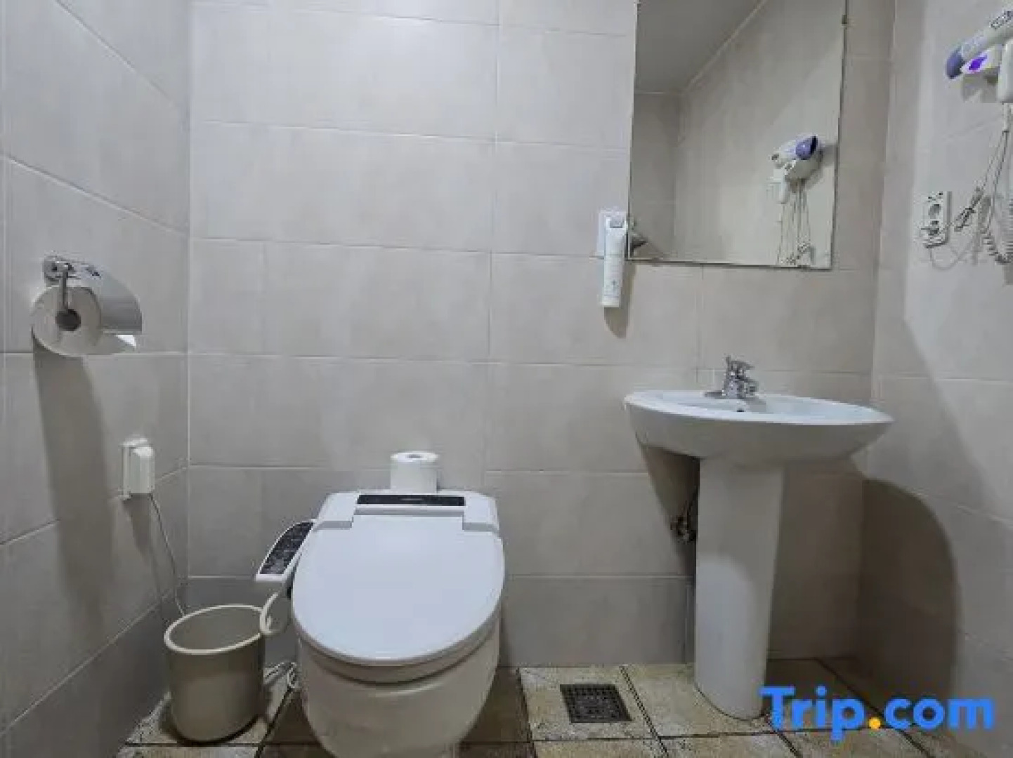 Narsha Tourist Hotel