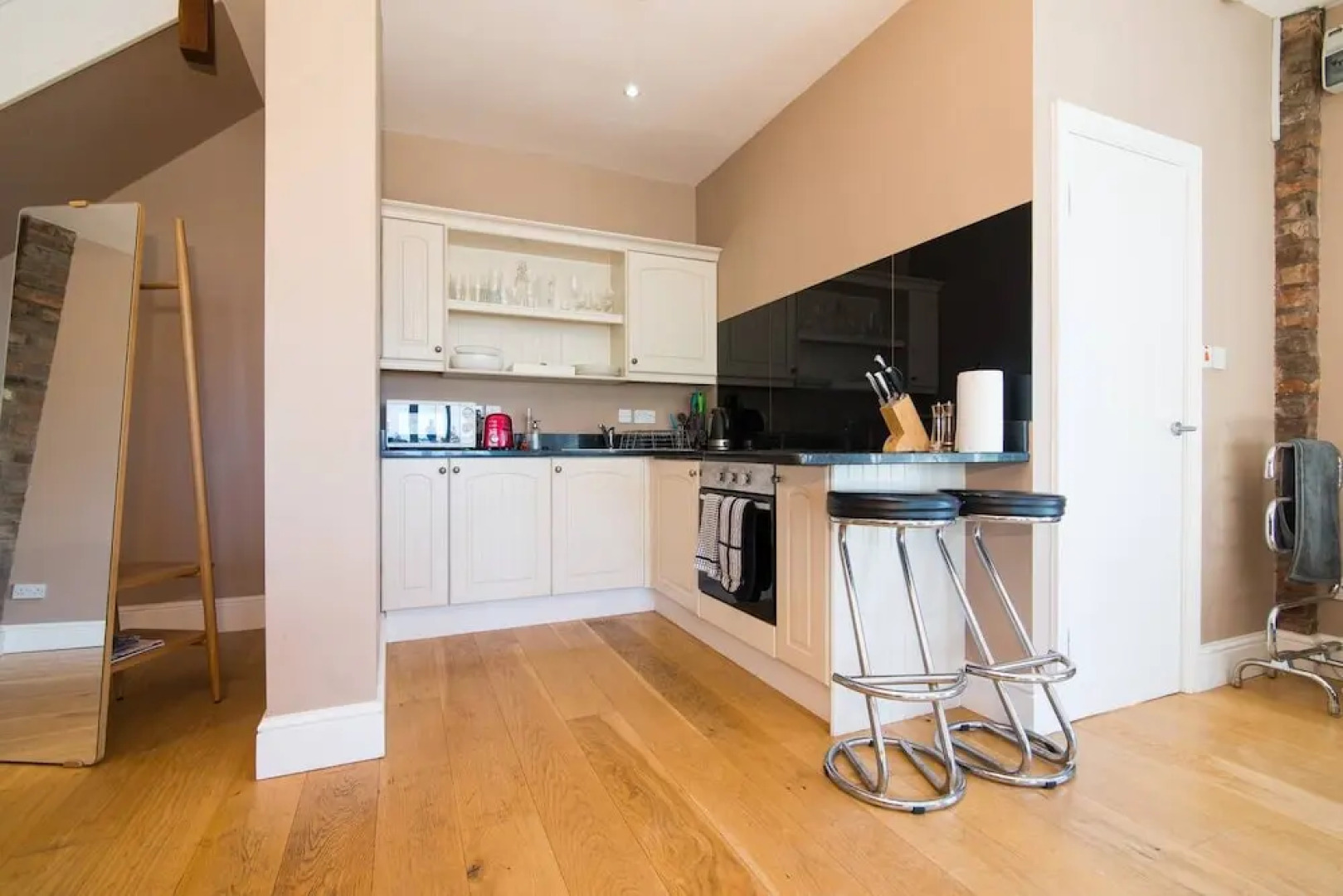 Super Spacious Barn Conversion With Free Wifi, Netflix Fireplace