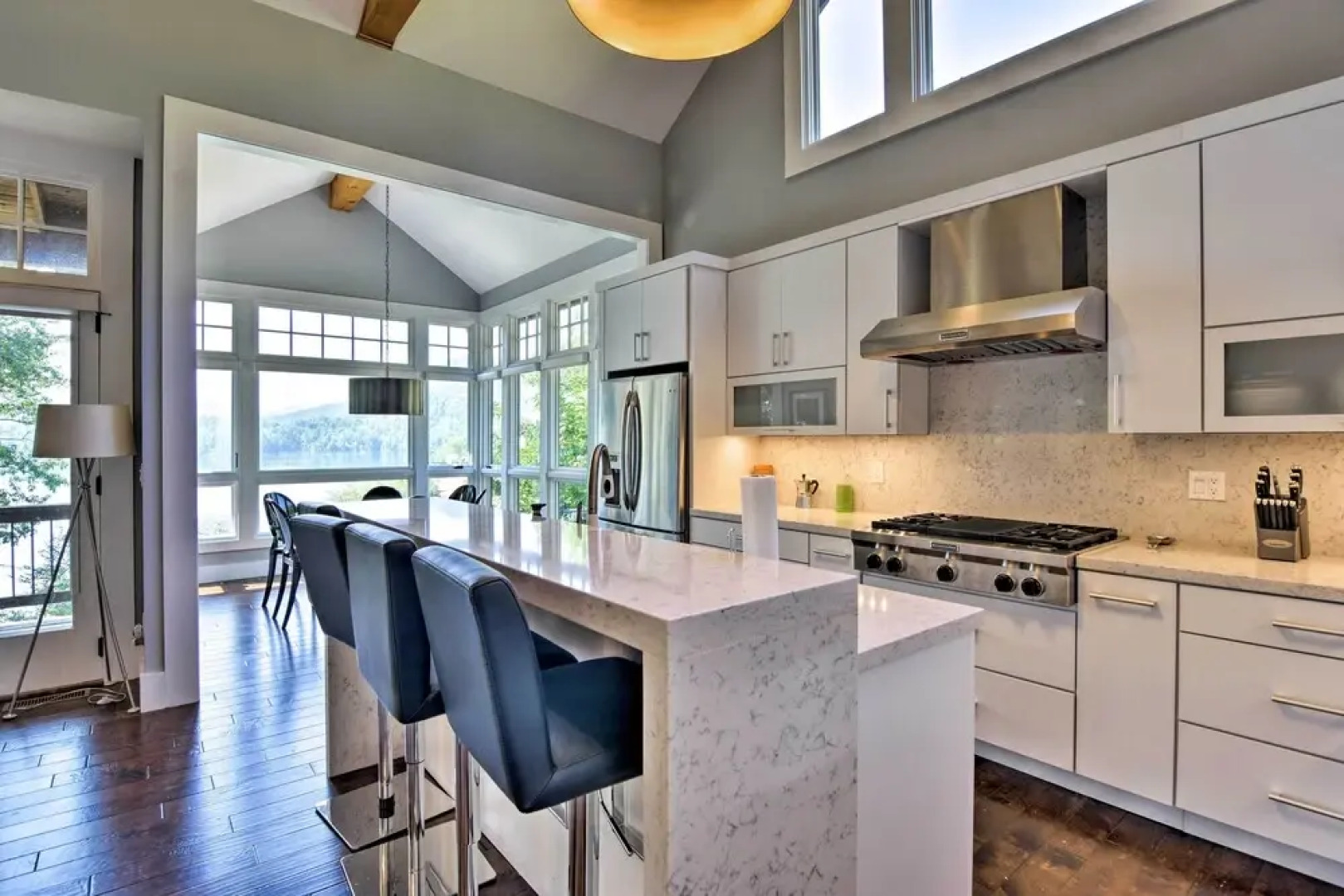 Lake Santeetlah Home w/ Gas Grill, Walk to Marina!