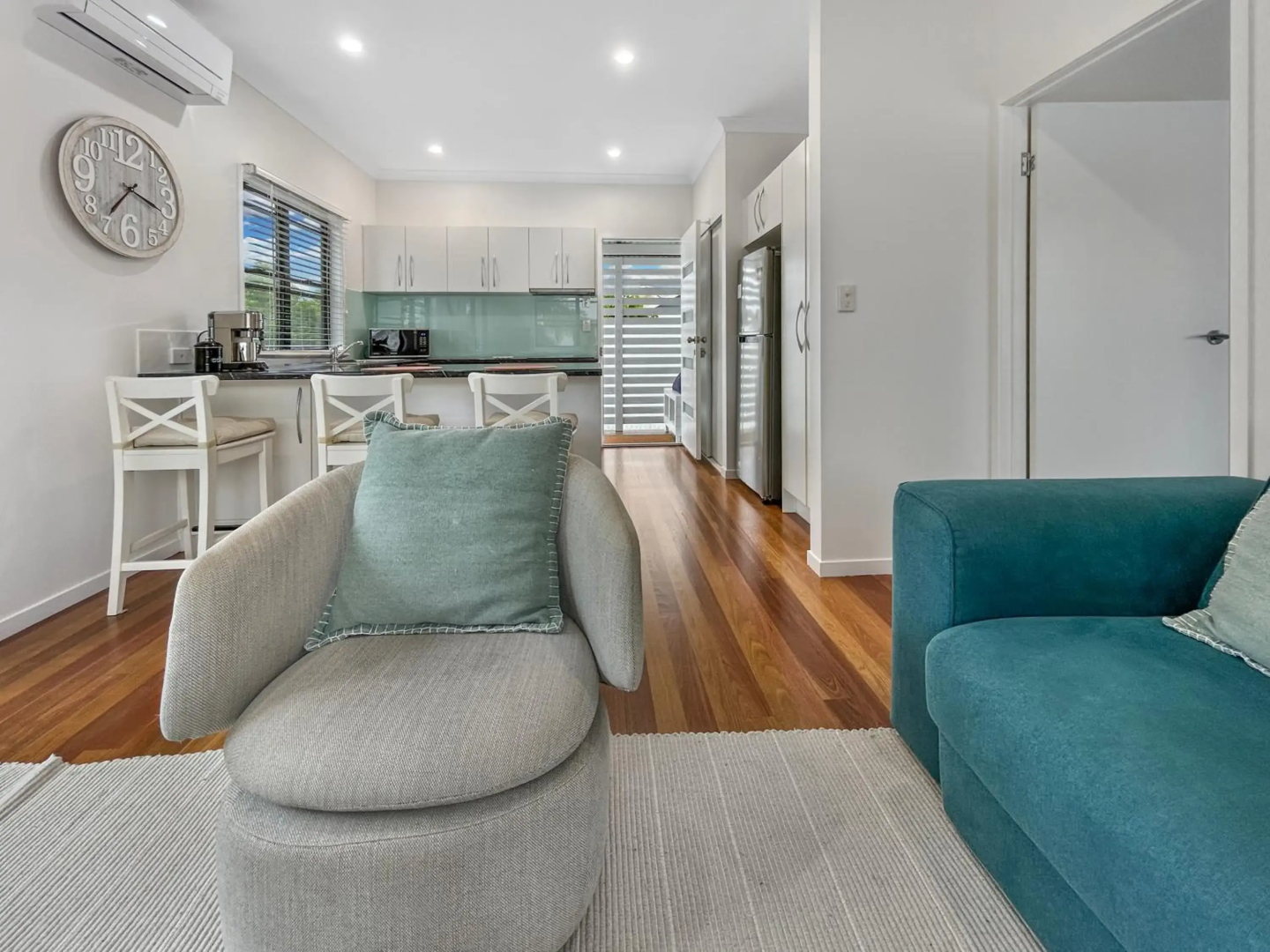 Beachside Serenity Apartment