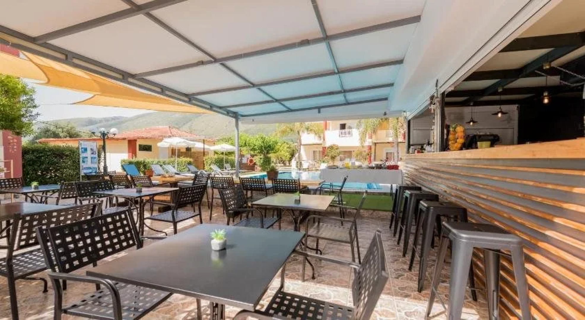 Oscar Villa & Studios