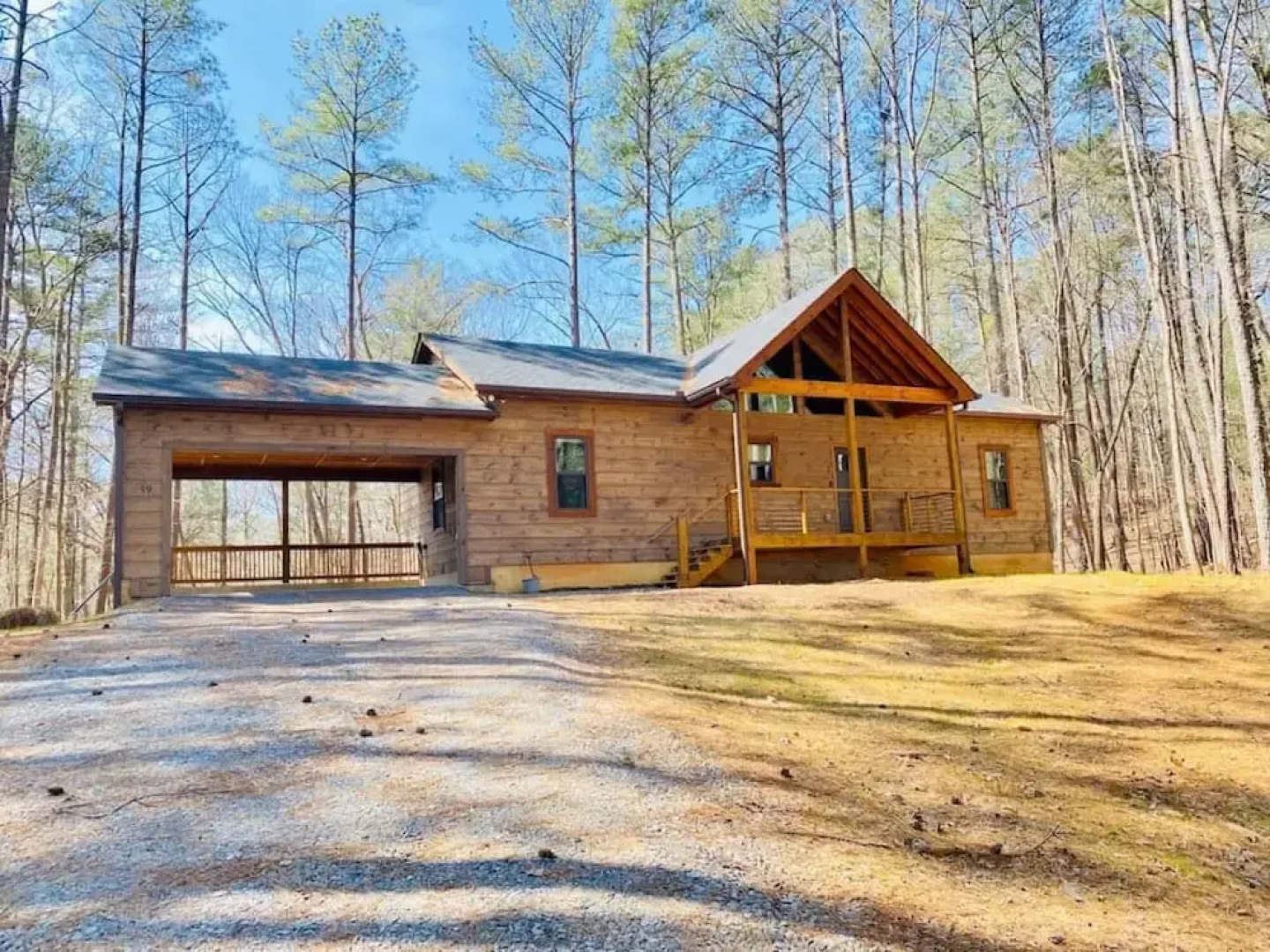 Bucks and Bunks - Brand new Cabin Come Relax or Watch TV Outside Fireplace