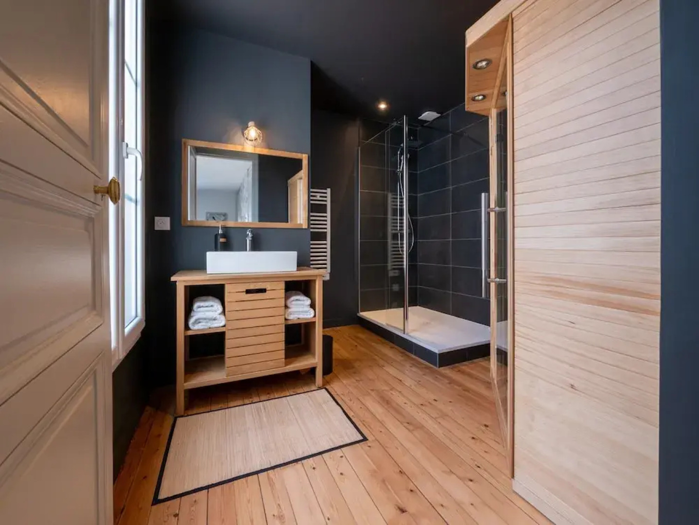 Relax & Recharge: Elegant Home With Sauna