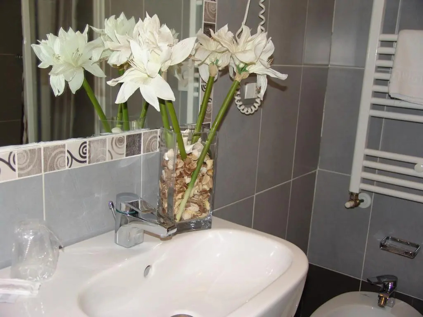 Hotel Paradise Airport