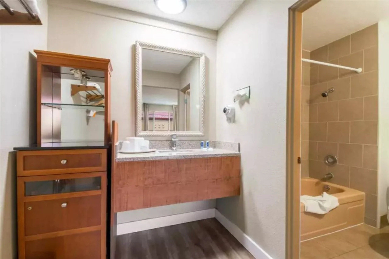 Rodeway Inn Portland Airport