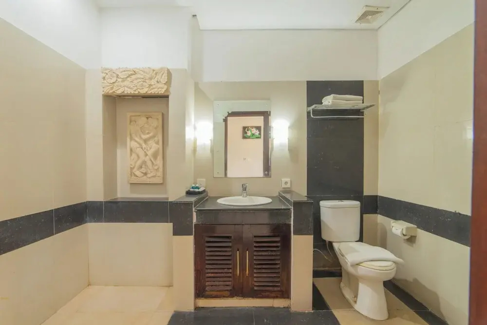 Nirmala Hotel & Bungalow Jimbaran