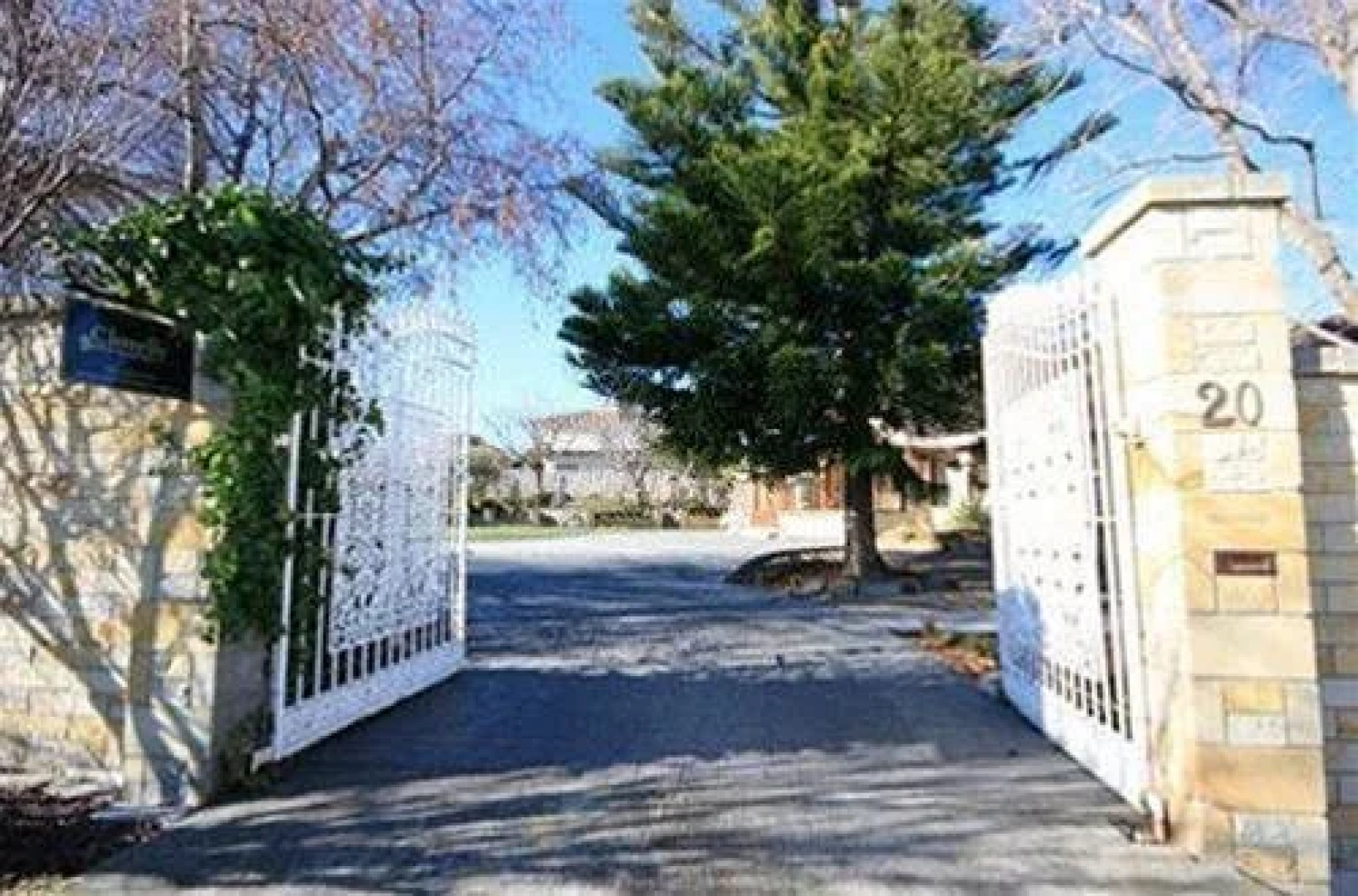 Clovelly House Accommodation