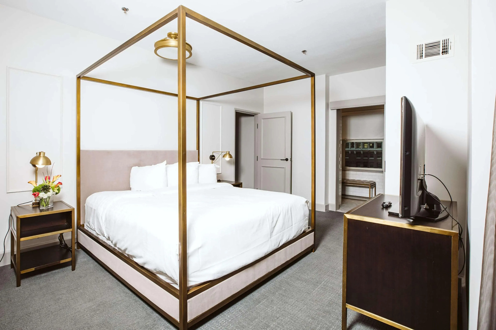 Hotel Phillips Kansas City Curio Collection by Hilton