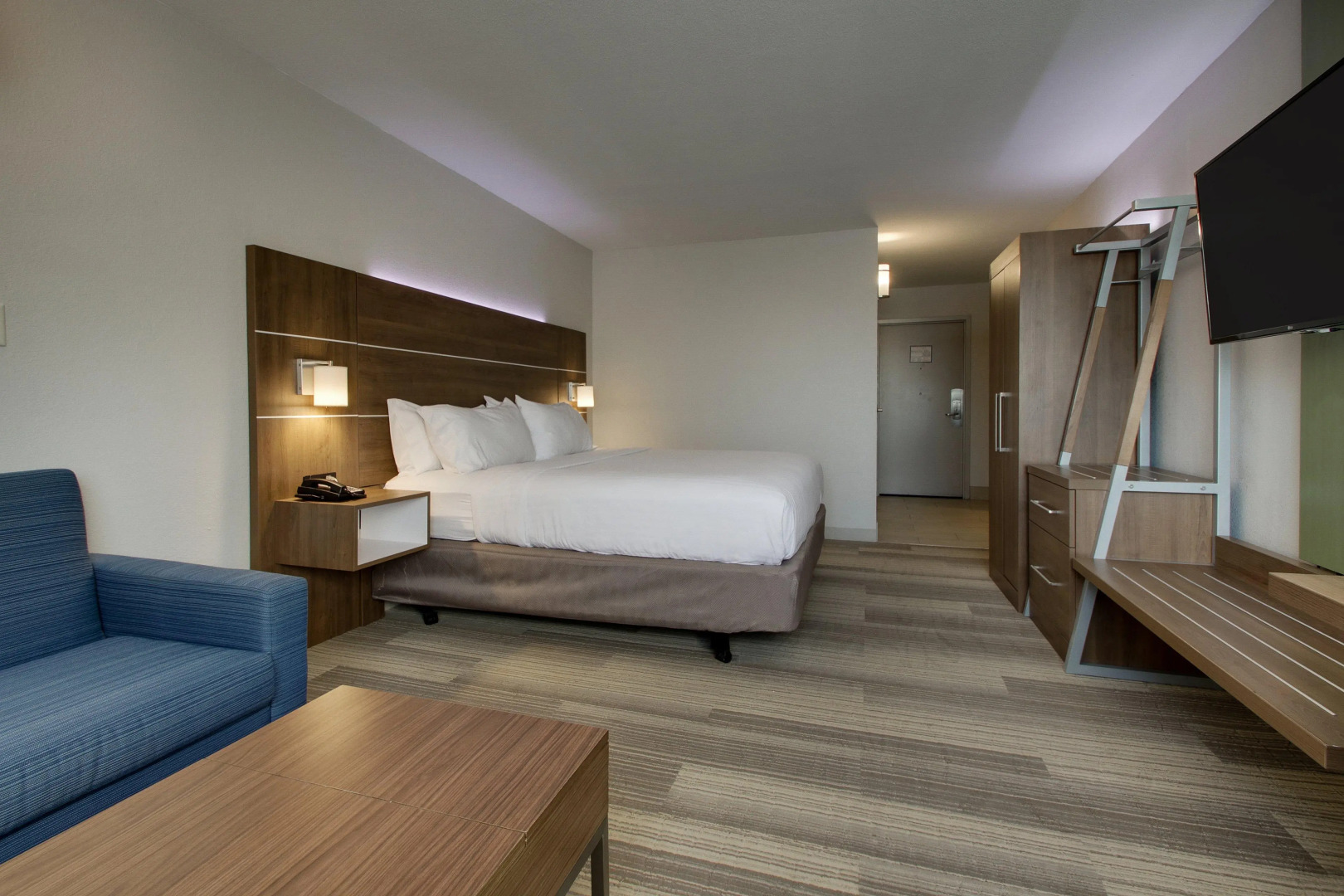 Holiday Inn Express & Suites Wapakoneta by IHG