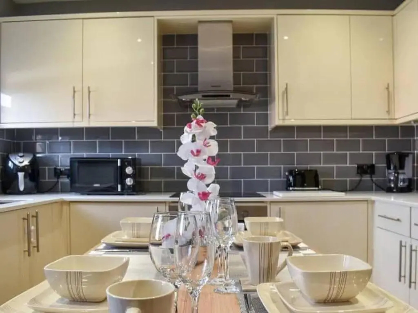 Impeccable 4-bed House in Barnsley