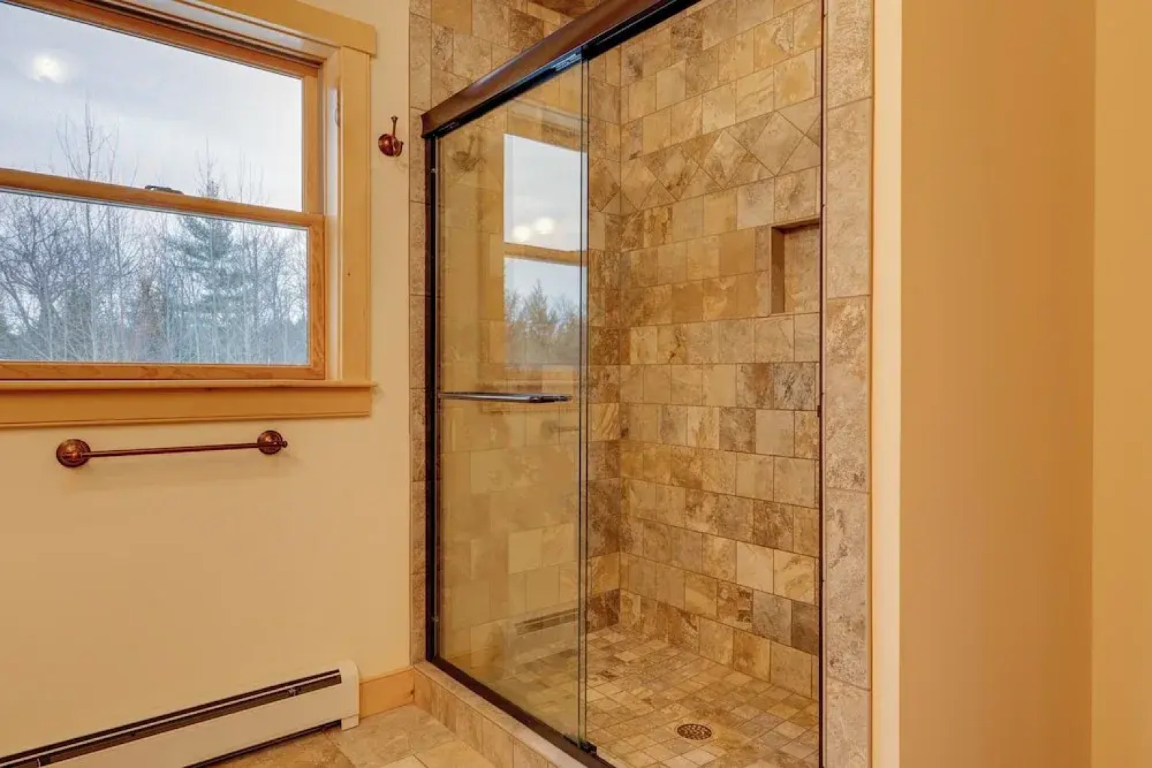 Spacious Cabin: 10 Mi to Sunday River Skiing!