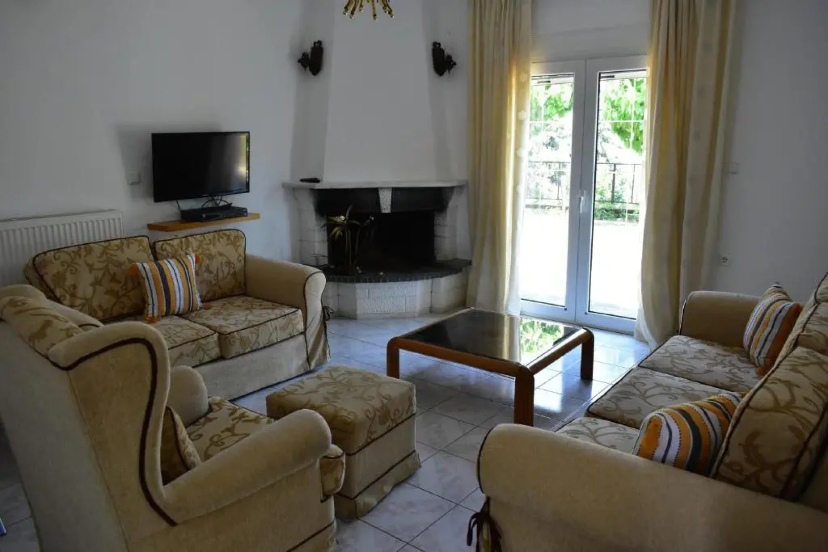 White Clam Vintage House with sea view & garden