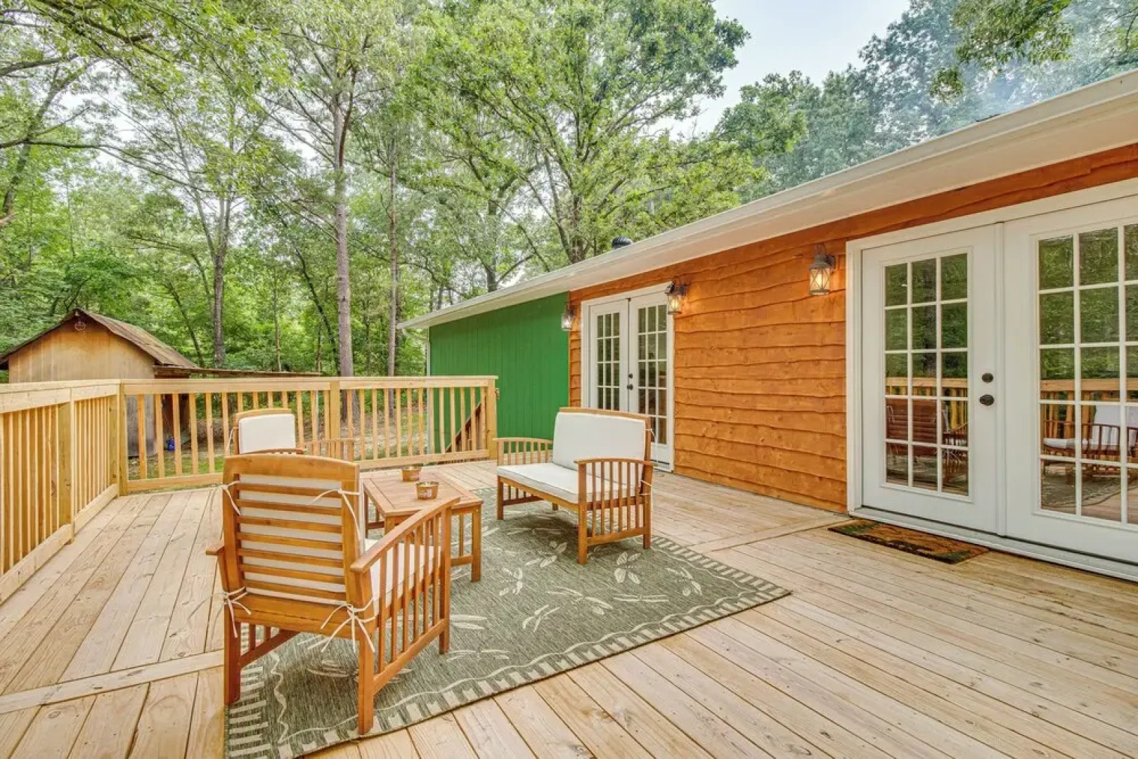 Cotter Home w/ Deck ~ 1 Mi to Big Spring Park!