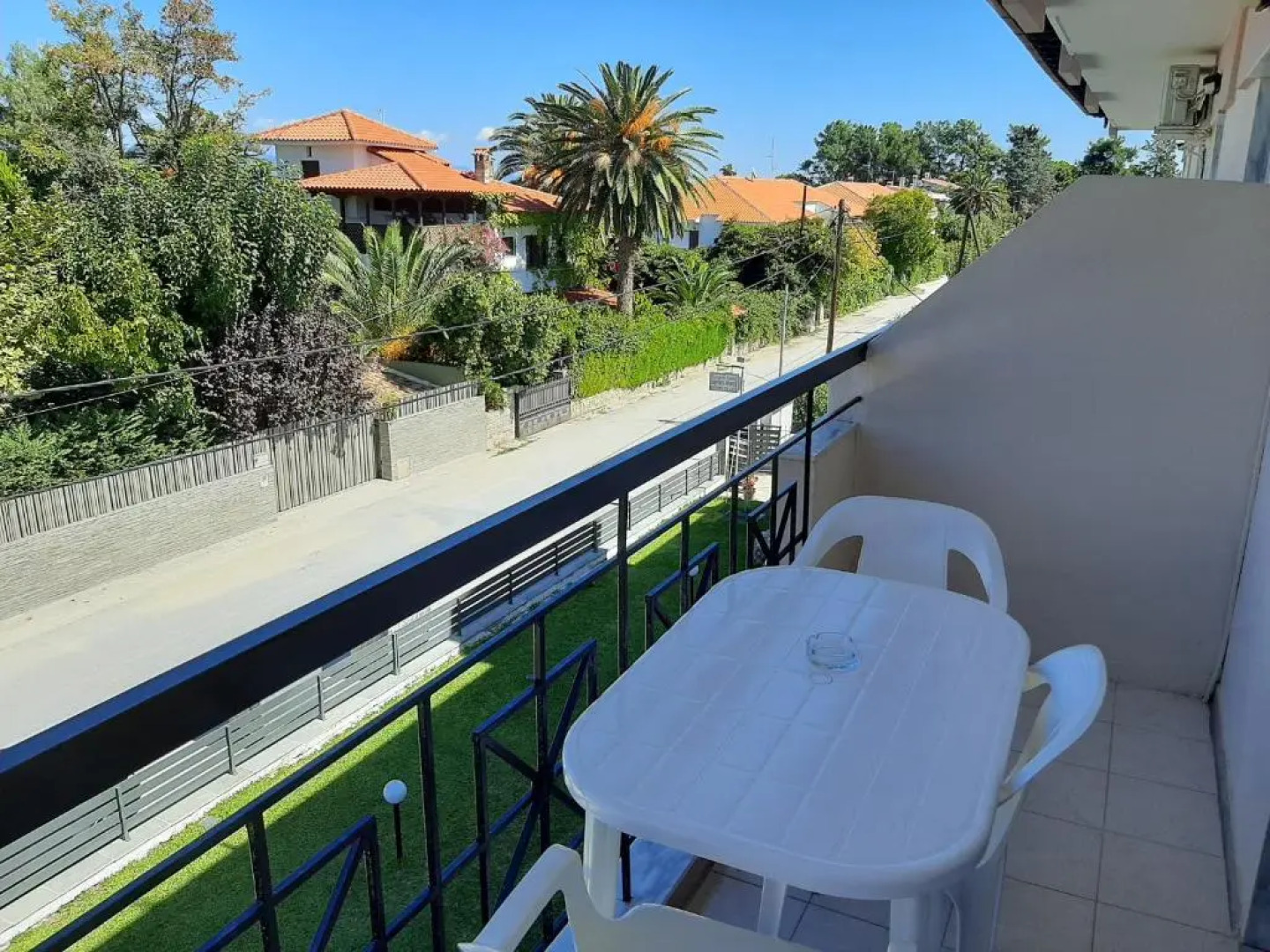 Theramvos Studios By Thomas