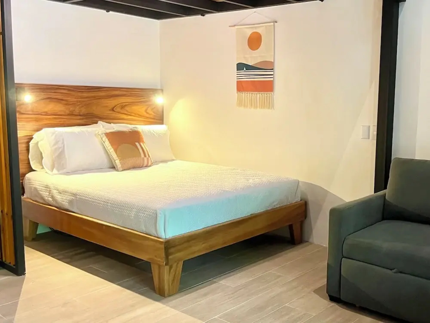 Makanas Beach Bungalows